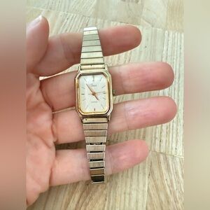Vintage Timex ladies octagonal gold tone watch NEW BATTERY